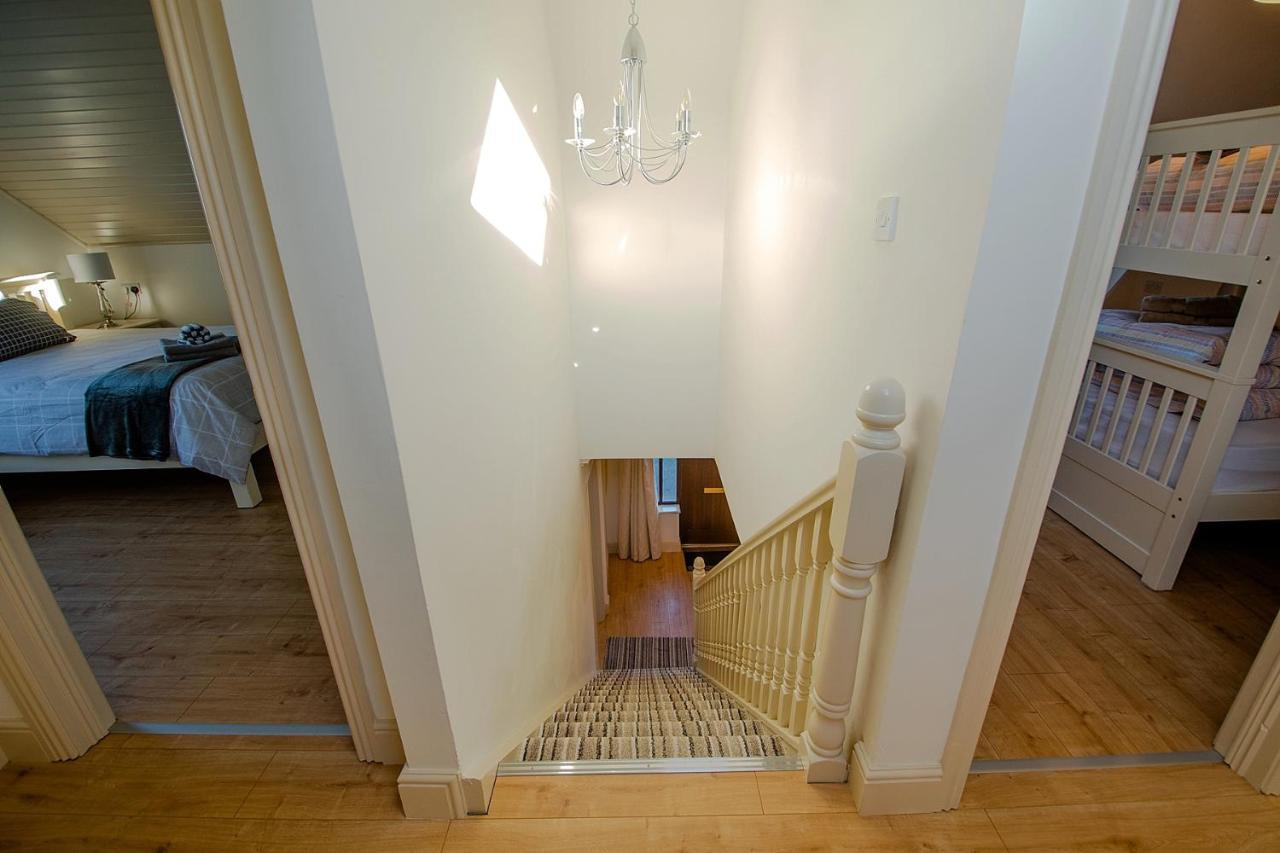 Bradog House - Beautiful 4 Bedroom House In Central 번드런 외부 사진