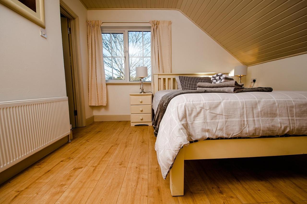 Bradog House - Beautiful 4 Bedroom House In Central 번드런 외부 사진