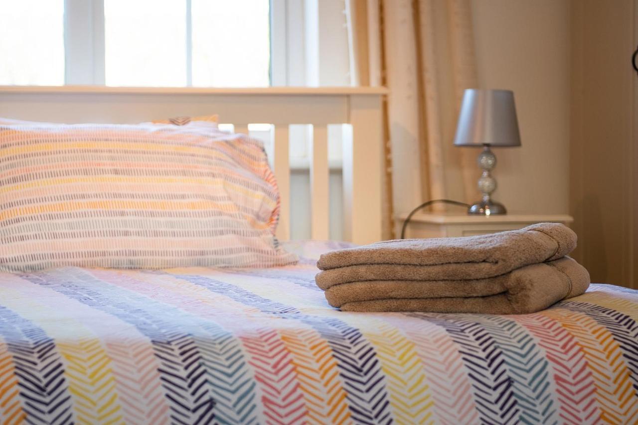 Bradog House - Beautiful 4 Bedroom House In Central 번드런 외부 사진